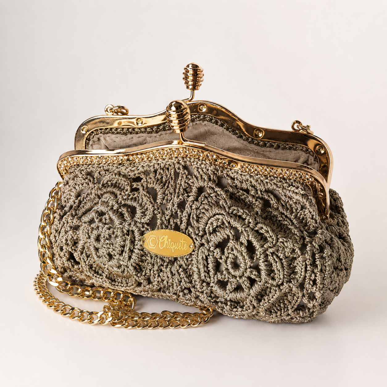 ChiQueTê Glamour — Quilted Metallic Luxury Evening Clutch